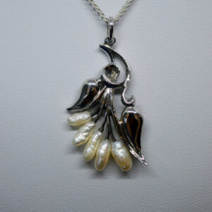 Flora Pearls Pendant